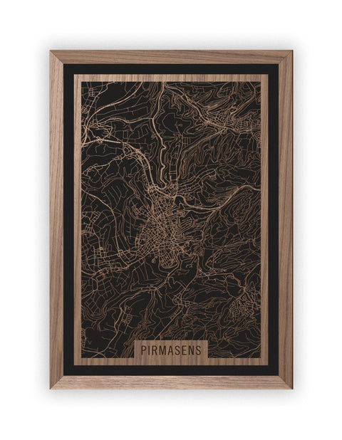 Stadtplan Pirmasens aus Holz – Wandbild in Nussbaum mit Rahmen