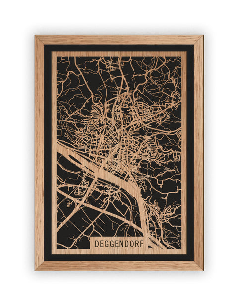 Stadtplan Deggendorf aus Holz – Wandbild in Eiche mit Rahmen