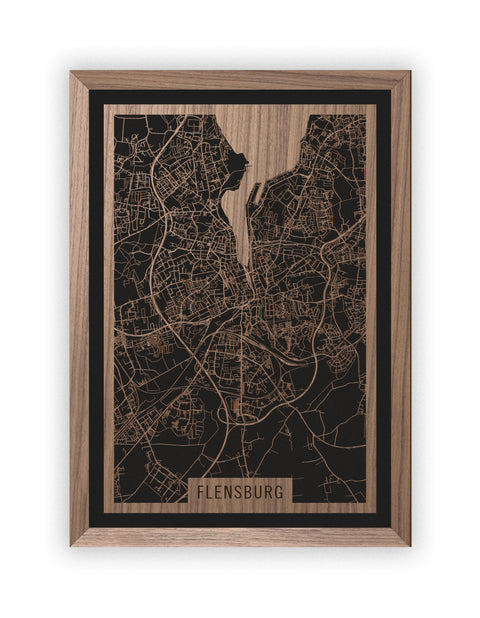 Stadtplan Flensburg aus Holz – Wandbild in Nussbaum mit Rahmen