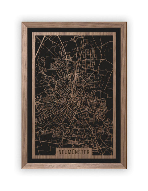 Stadtplan Neumünster aus Holz – Wandbild in Nussbaum mit Rahmen