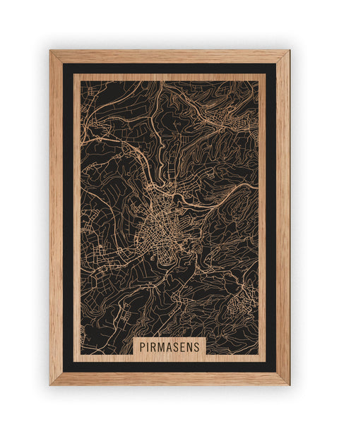 Stadtplan Pirmasens aus Holz – Wandbild in Eiche mit Rahmen