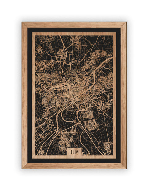 Stadtplan Ulm aus Holz – Wandbild in Eiche mit Rahmen